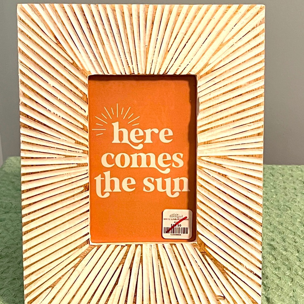 Sunburst picture frame